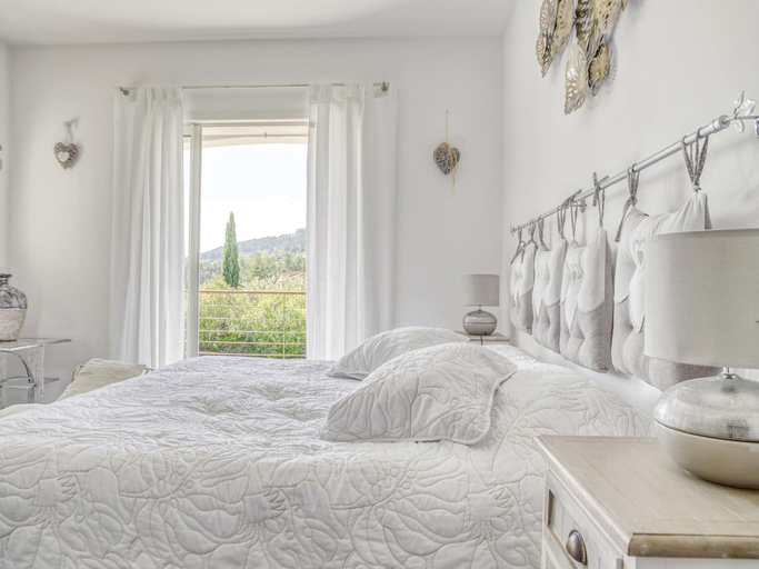 Bedroom 1, Villa in La Cadière-d'Azur with Private Pool, Var