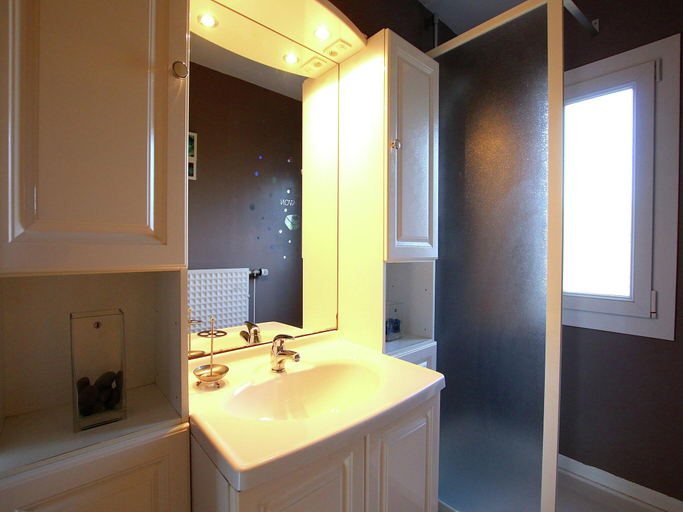Bathroom 3, Charming Chalet in Transinne, Luxembourg