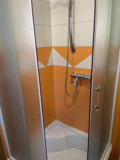 Bathroom 3, Apartment Malivojevič, Žirovnica