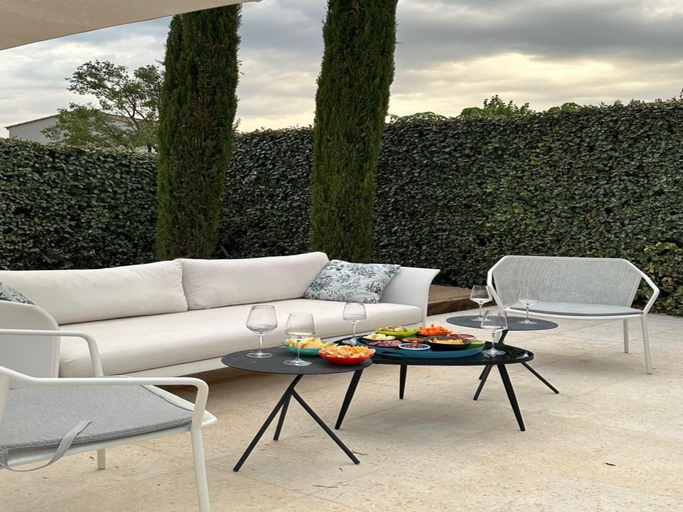 Balcony/terrace 5, Villa in Malaucène with Private Pool, Vaucluse