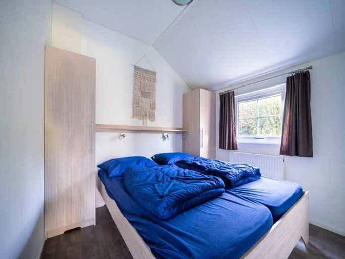 Bedroom 3, Comfortable chalet near Park De Veluwe, Ede