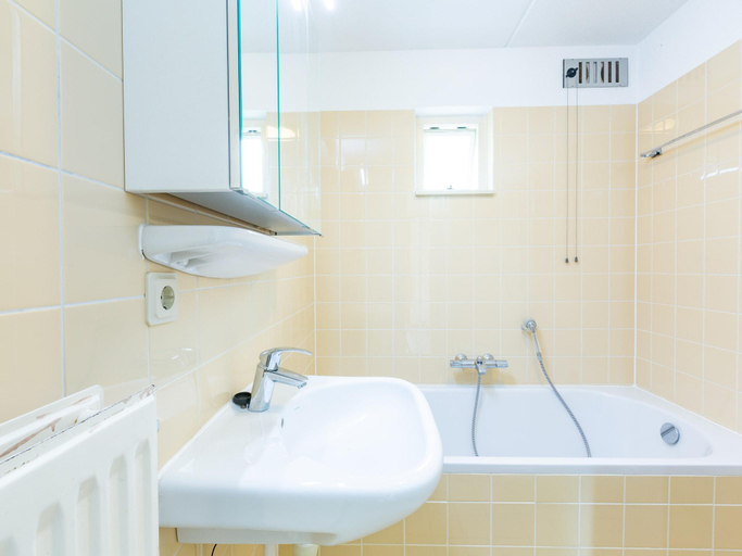 Bathroom 3, Dune Villa in Kijkduin with Garden, Den Haag