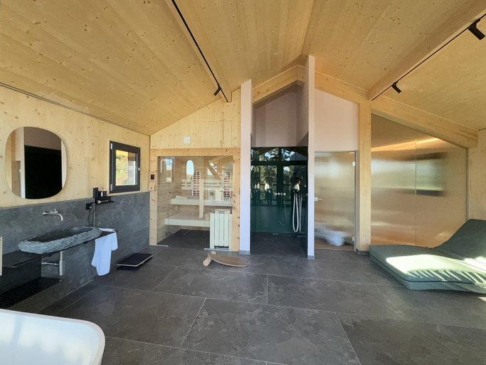 Bathroom 2, Deluxe chalet with sauna & hot tub, Murau