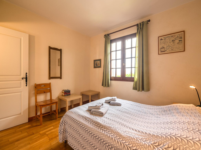 Bedroom 3, Villa in Beaufort with Pool & Views, Hérault