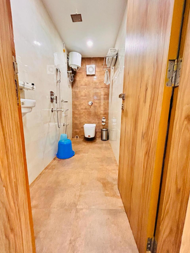 Bathroom 2, HOTEL EDEN GARDEN, Barddhaman