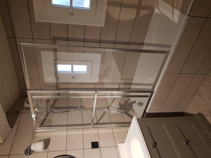 Bathroom 5, Villa in La Tour-sur-Orb with Pool & Garden, Hérault