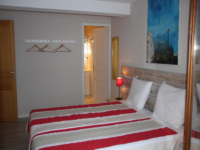 Bedroom 2, Chalet in Les Gets with Ski-InSki-Out Access, Haute-Savoie