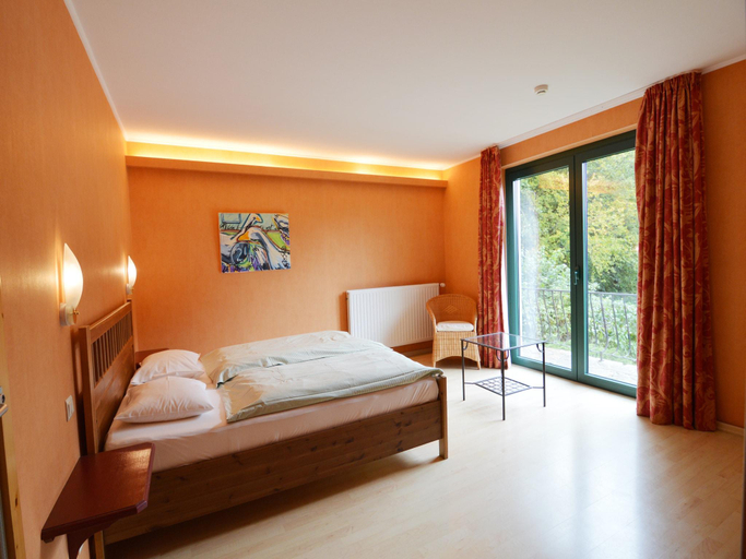 Bedroom 2, Scenic Villa near Lake View, Liège