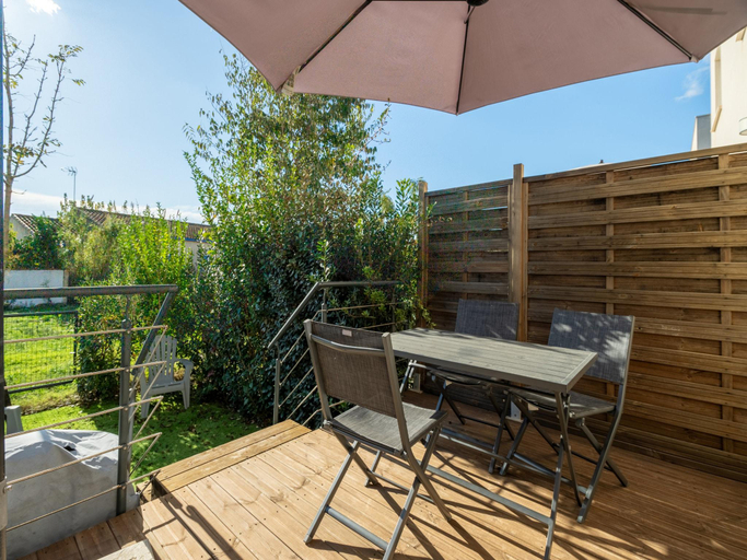 Balcony/terrace 4, Bright Villa Stay in Sérignan, Hérault
