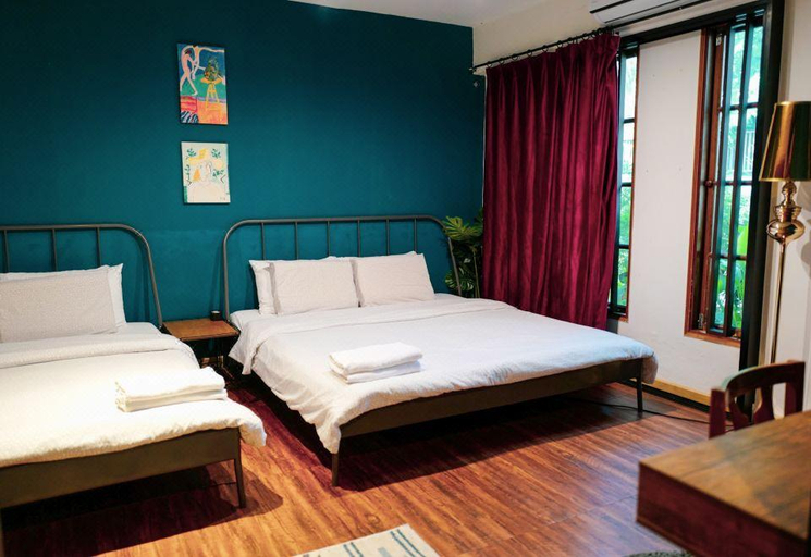 Bedroom 2, T-House BKK 2floors near BTS with Swimming pool and Free Wifi, Wattana
