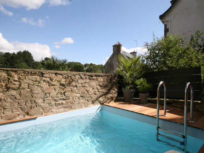 Sport & Beauty 5, Luxurious Villa in Pont-Aven with Private Pool, Finistère