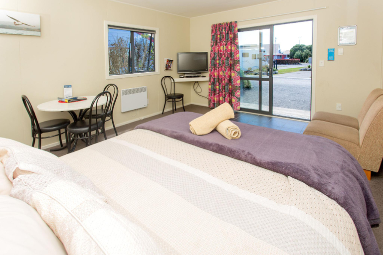 Bedroom 3, Kaikoura TOP 10 Holiday Park, Kaikoura