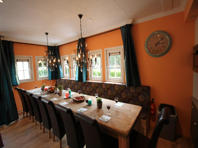Food & Drinks, Villa in De Bult with modern comforts, Steenwijkerland