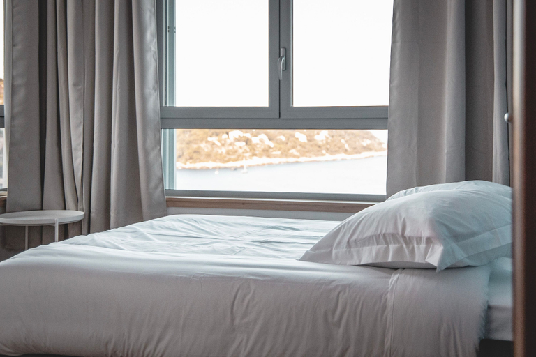 Room 4, Wake Up to the Sea Duplex Apartment Near Monaco, Alpes-Maritimes