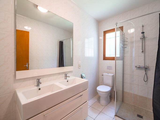 Bathroom 5, Modern Villa with Heated Pool, Hérault