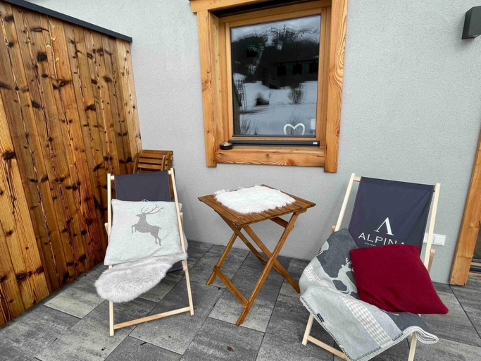 Balcony/terrace 2, Chalet in Alps near Ski Lift & Slope, Kitzbühel
