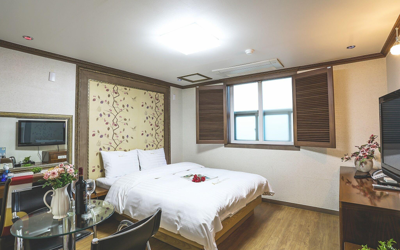 Bedroom 2, Gunsan Alice Hotel, Gunsan
