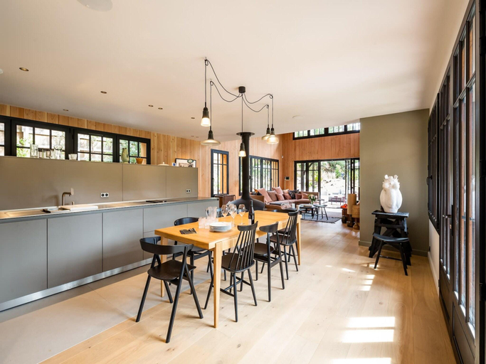 Restaurant 5, Luxury Family Villa near Arcachon Bay, Gironde
