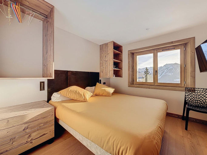 Bedroom 3, Luxury Alpine Chalet in La Rosière for 12 Guests, Savoie
