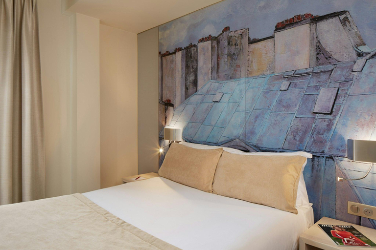 Bedroom 3, Fertel Maillot, Paris