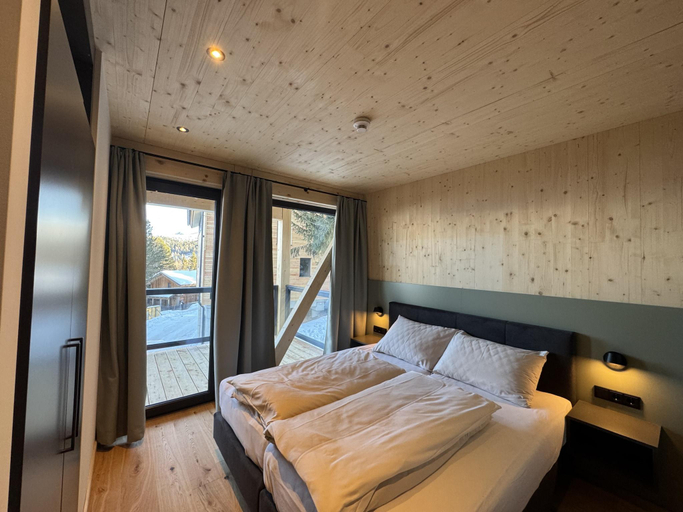 Bedroom 4, Superior Chalet with Sauna & Hot Tub, Murau