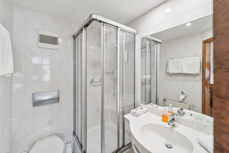Bathroom 4, NEU Apart-Hotel Kraut 24-7 Check In Nahe Messe-Airport, Esslingen