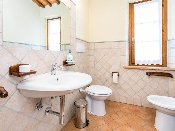 Bathroom 4, La Casa Del Sole, Perugia
