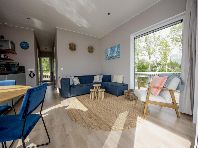 Interior view 2, Houseboat in Sneek with Lake Views, Sneek