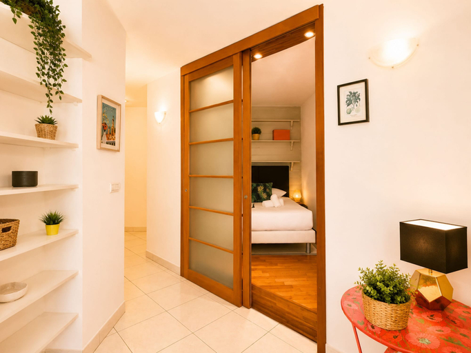 Room 4, Beachfront Apartment in Menton, Alpes-Maritimes