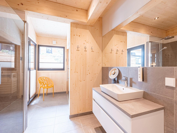 Bathroom 3, Welcoming chalet with sauna hot tub, Murau