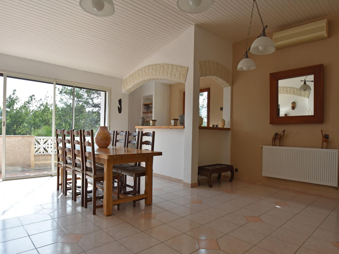 Food & Drinks 5, Villa in Saint-Paul with Private Pool, Var