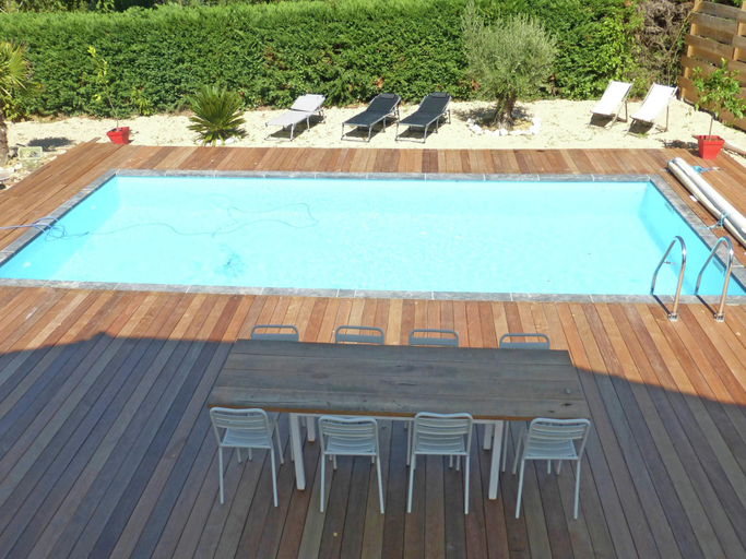 Swimming pool 2, Luxurious Villa in Cazaubon with Swimming Pool, Gers