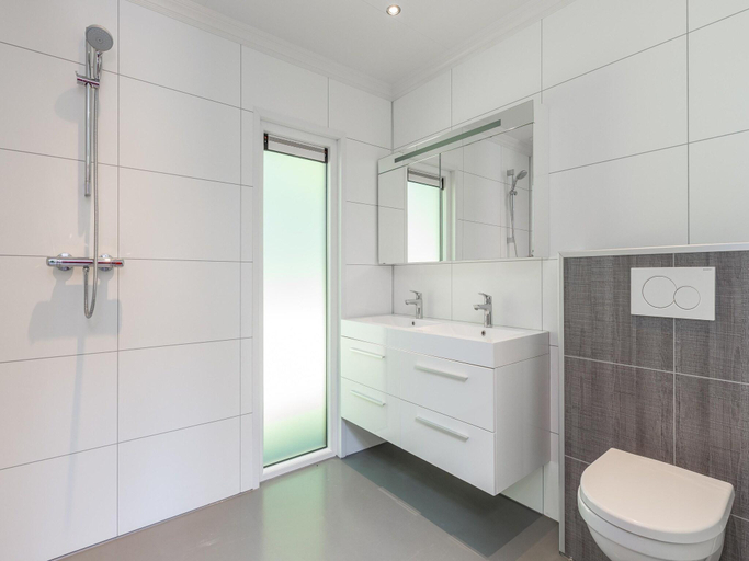 Bathroom 3, Castle Stay in De Eese with Royal Interiors, Steenwijkerland
