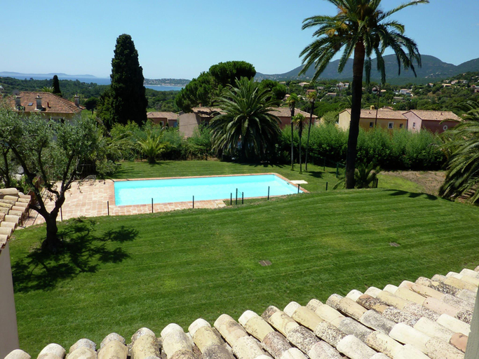 Swimming pool, Villa in La Croix-Valmer near the Beach, Var