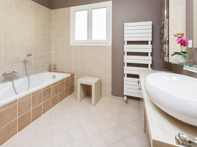 Bathroom 4, Villa in Cazals with Pool & Lake Nearby, Lot