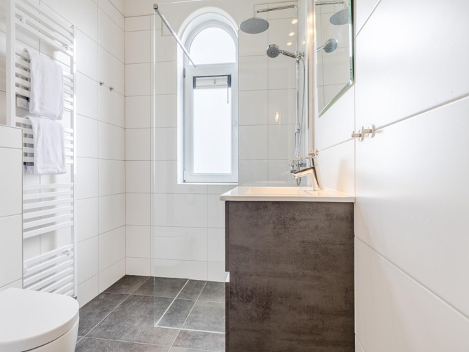 Bathroom 3, Villa in Banjaard near North Sea Beach, Noord-Beveland