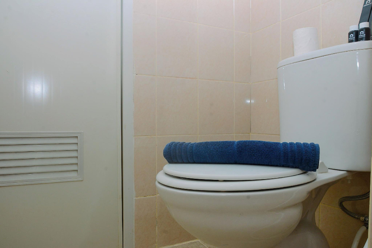 Bathroom 5, Cozy Living and Relaxing Podomoro Golf View 2BR Apartment, Bogor