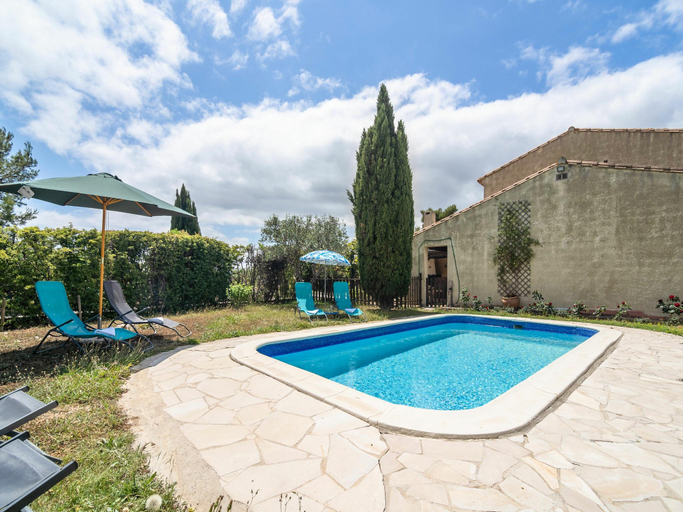 Swimming pool 5, Villa in Beaufort with Pool & Views, Hérault
