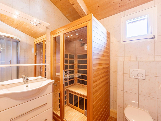 Bathroom 5, Chalet in Hohentauern With an Outdoor hot tub, Murtal