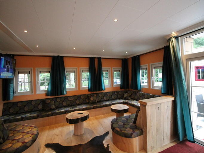 Others 5, Villa in De Bult with modern comforts, Steenwijkerland