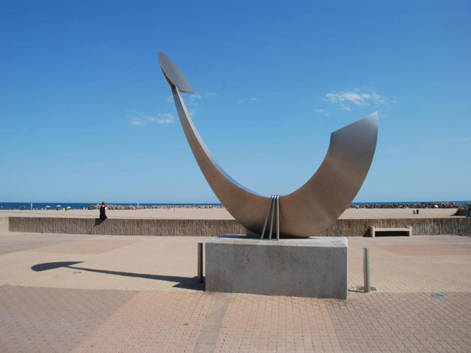Others 5, Coastal Comfort in Valras-Plage, Hérault
