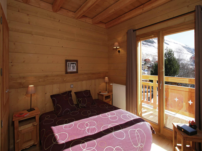 Bedroom 2, Alpien Chalet w/ Sauna, Isère