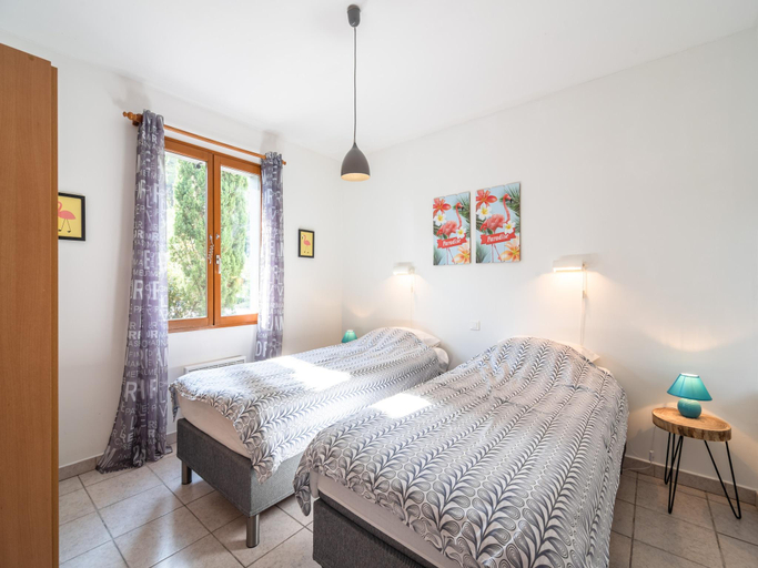 Bedroom 5, Relaxing Villa Near Lake & Beaches, Hérault
