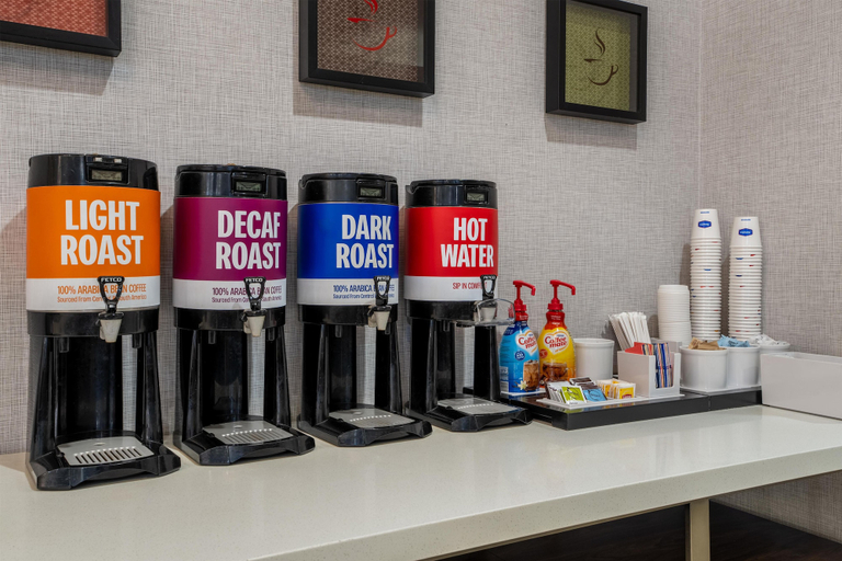 Food & Drinks 5, Hampton Inn & Suites Albany-Downtown, Albany
