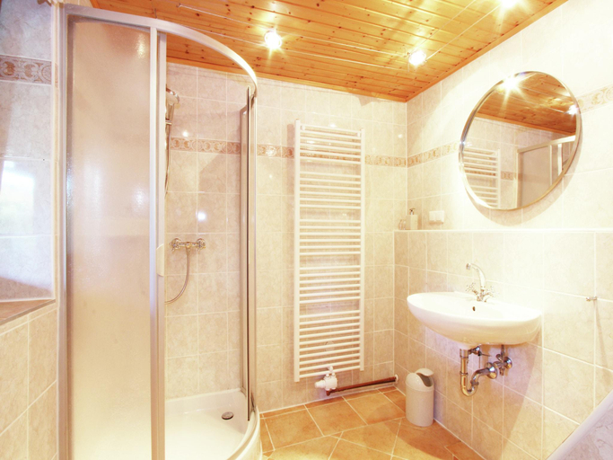 Bathroom 3, Chalet in Kufstein near Ski School, Kufstein