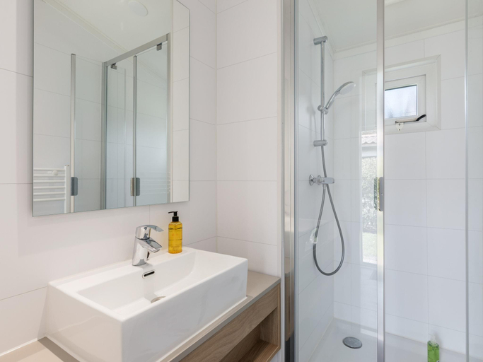 Bathroom, Chalet in Texel near Beach and Sea, Texel