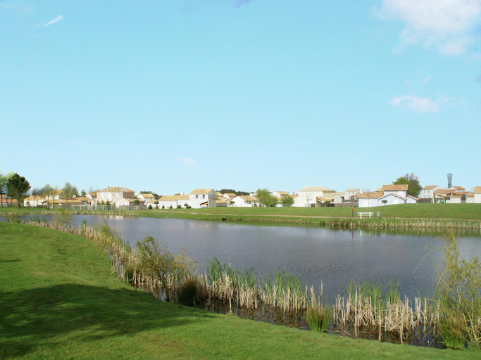 Others 5, Villa in France with Private Pool and Golf Views, Vendée