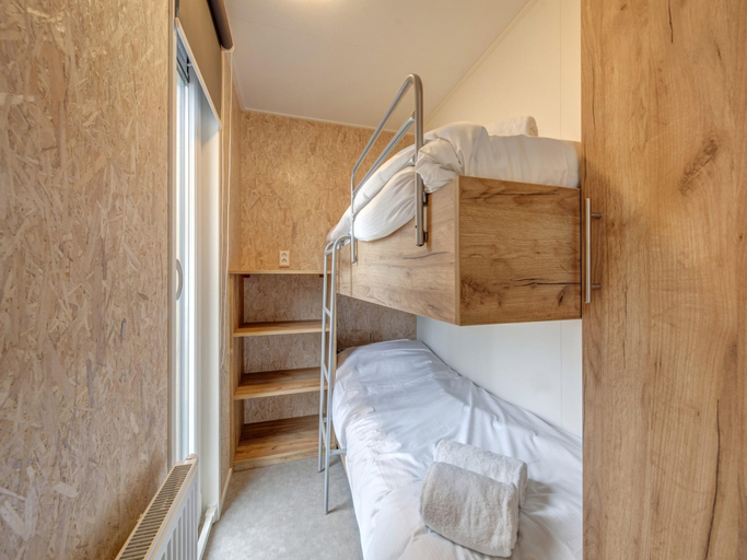Bedroom 3, Chalet in Netherlands near the Beach, The Hague