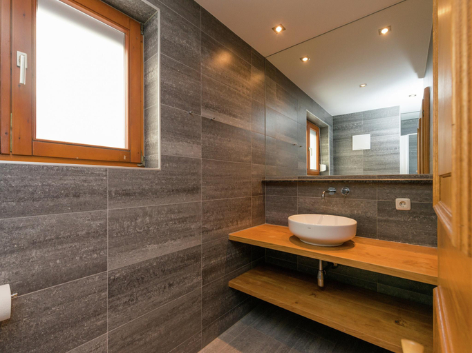 Bathroom 5, Chalet in Dienten on Hochkonig Ski Slopes, Zell am See