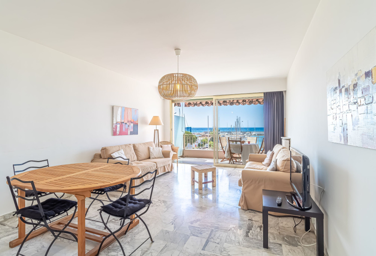 Room 4, Menton Garavan 2BR by the sea Parking, Alpes-Maritimes